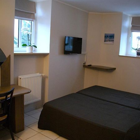 Charly'S Gare Hotel Senningerberg Eksteriør billede