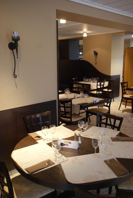 Charly'S Gare Hotel Senningerberg Eksteriør billede